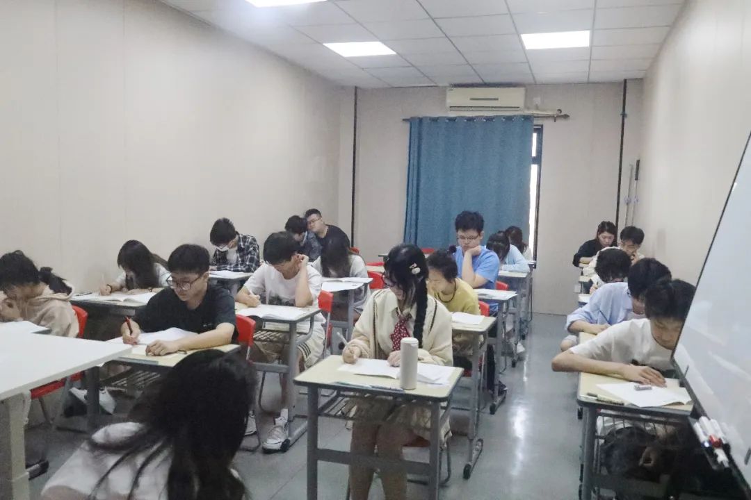 祝贺朝阳义塾学子成功在校参加第170回日语J-TEST考试! - 朝阳义塾