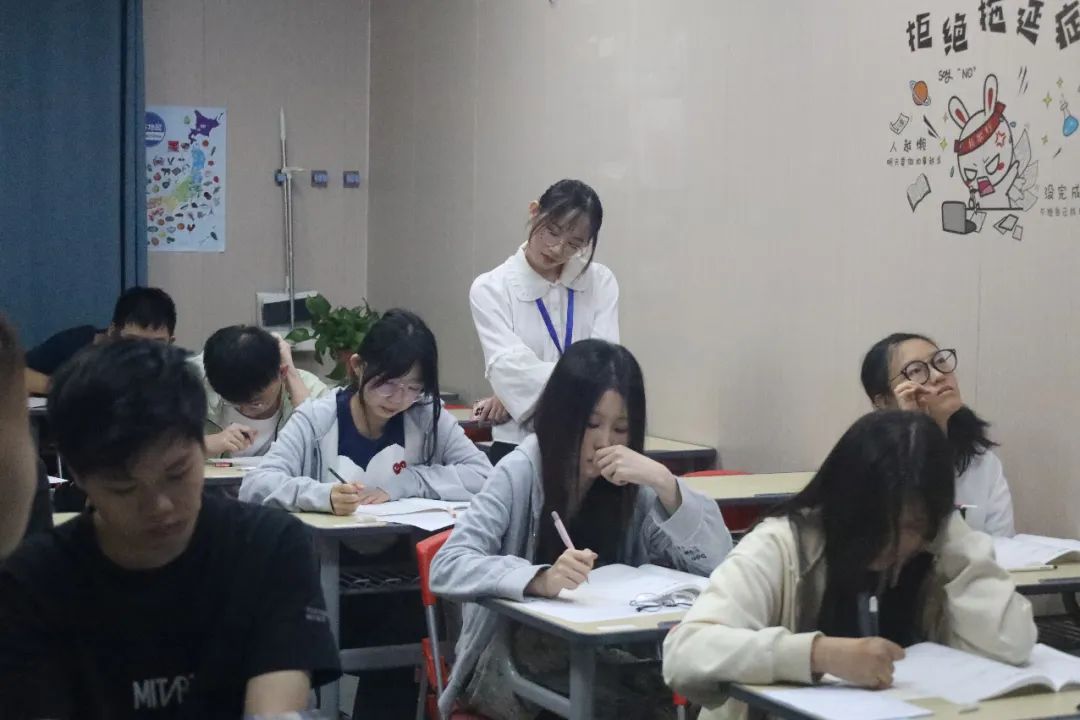 祝贺朝阳义塾学子成功在校参加第170回日语J-TEST考试! - 朝阳义塾